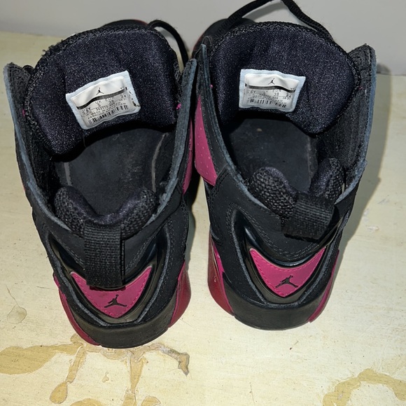 Air Jordan - Picture 7 of 17